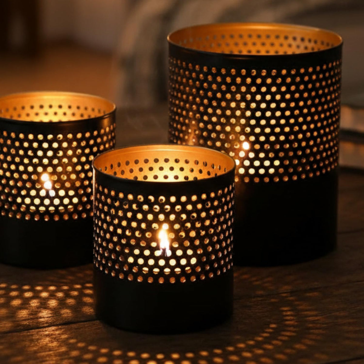 com-four® Lot de 3 lanternes en métal – Noir/Or – 7,5, 10 et 13 cm