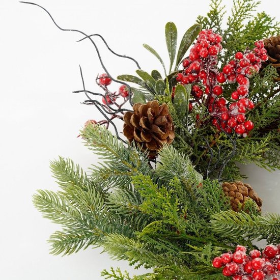Mica Decorations Couronne de Noël Randell - Décoration de Noël à effet enneigé - Couronne de porte facile à accrocher - Décoration avec des baies et des pommes de pin - Ø 50 cm - Rouge