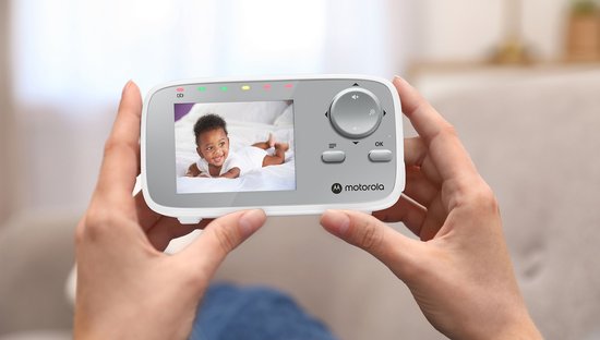 Babyphone Motorola Nursery avec caméra - Baby Monitor VM482 - Caméra pour bébé avec écran couleur de 2,4 pouces, communication bidirectionnelle, capteur de température et vision nocturne infrarouge - Portée de 300 m