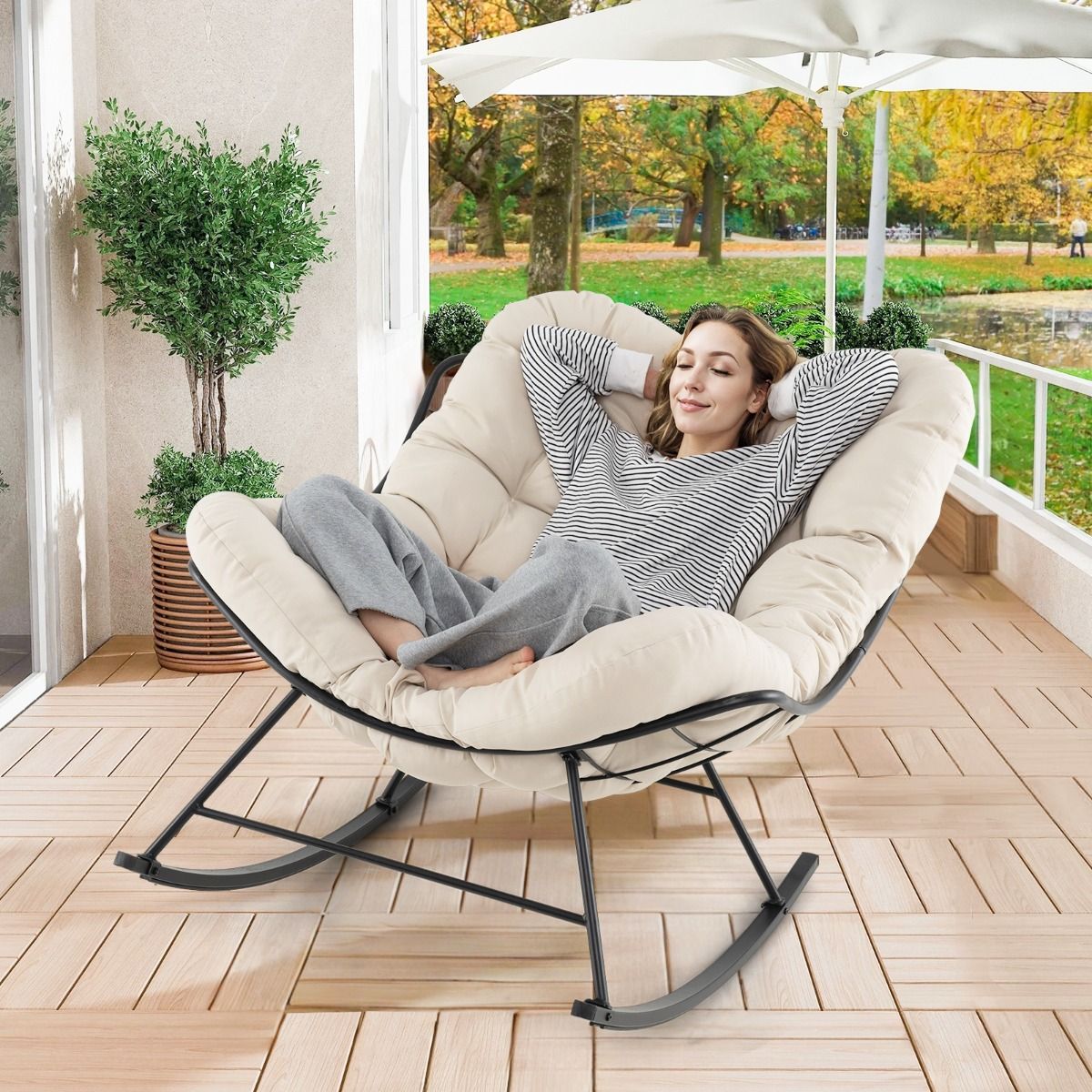 Coast Chaise à bascule (Terrace Chair) - Coussin extra rembourré et grande capacité de charge (205 kg) - 110 x 95 x 94 cm - Métal/Polyester - Beige