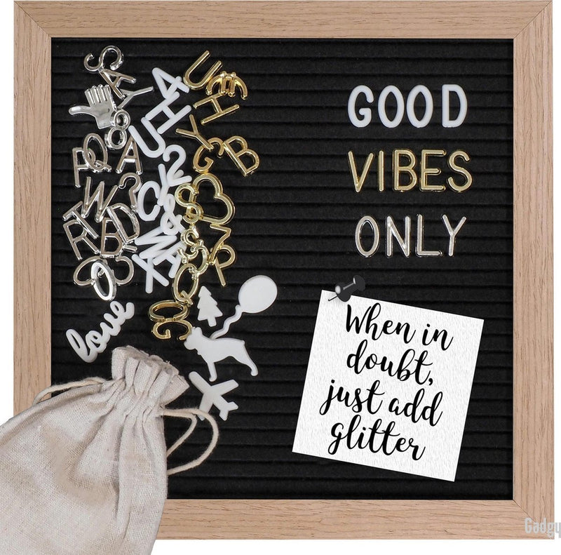 Gadgy Letterbord Zwart Vilt - Houten Lijst 25x25CM - Inclusief 570 Kleuren Letters en 100 Icoontjes - Wanddecoratie Woonkamer - Leuk Cadeau Verjaardag