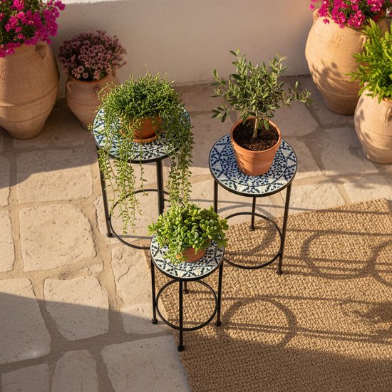 AXI Lola Table ronde pour plantes en mosaïque multicolore - Lot de 3 pièces – Tables d'appoint – Différentes dimensions – Aspect mosaïque – Incrustée de carreaux de céramique – Pour l'intérieur, le jardin, la terrasse et le balcon