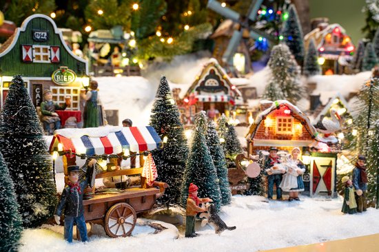 Luville Village de Noël miniature - Lot de 21 sapins en poils - Décorations de Noël d'intérieur - Décorations de Noël pour village de Noël - Hauteurs variées jusqu'à H22 x Ø8 cm - Vert