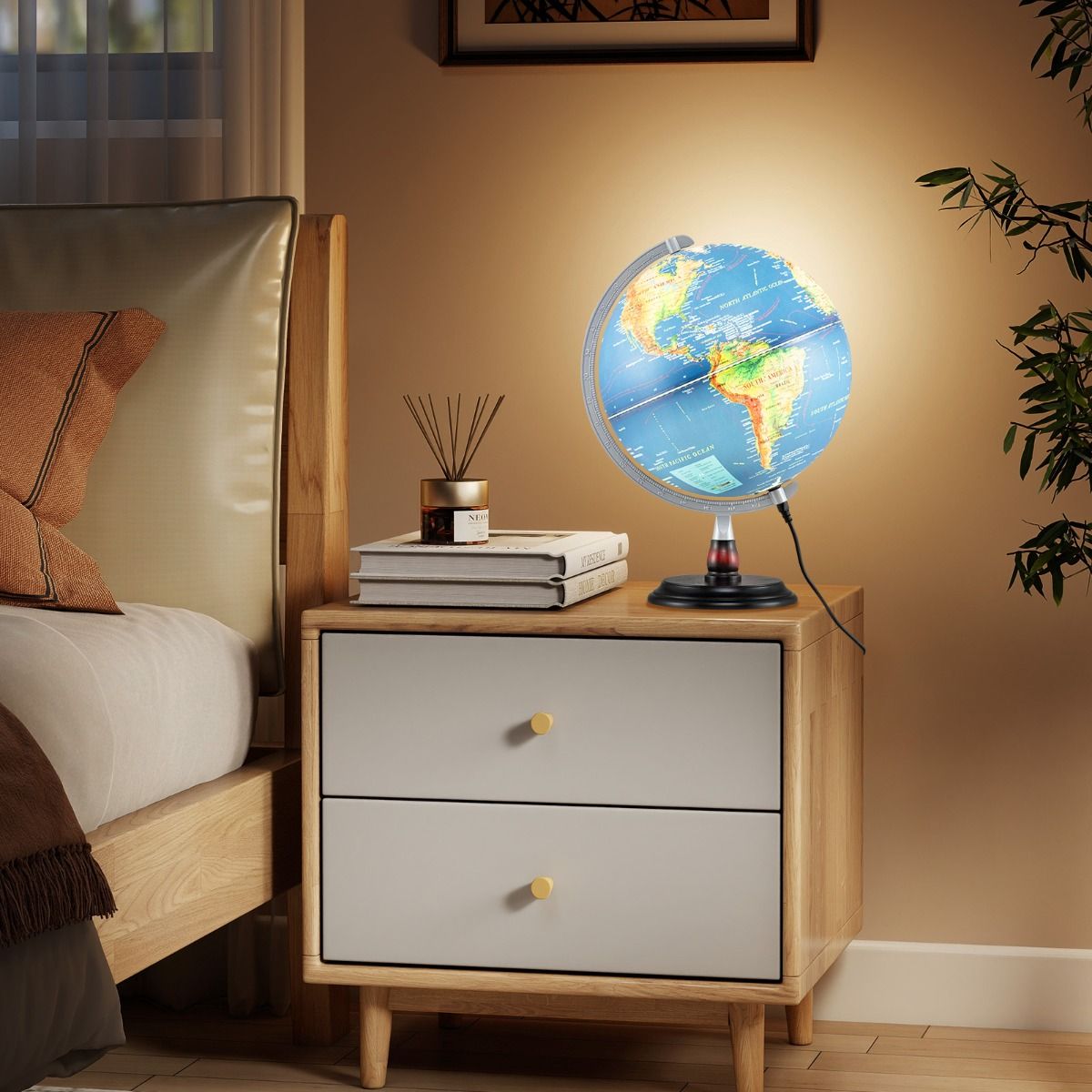 Globe terrestre lumineux Coast - Rotation à 360° - Socle en bois - Bleu marine - 32 x 32 x 45 cm