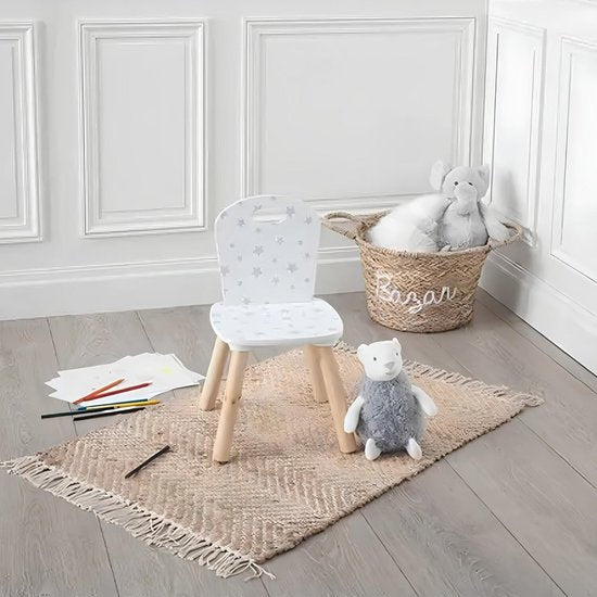 Chaise haute blanche à motifs