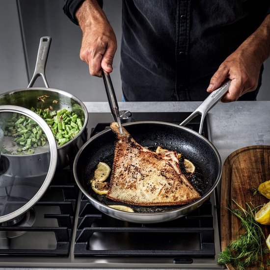 Poêle KitchenAid Multi-Ply ø 24 cm - acier inoxydable - induction - antiadhésive - sans PFAS