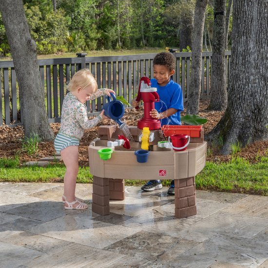 Table à eau Step2 Pump & Splash Discovery – Avec pompe à eau et 8 accessoires – Table de jeux aquatiques pour tout-petits – Jouets d'extérieur à partir de 2 ans – Table d'activités aquatiques pour le jardin / l'extérieur