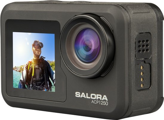 Une ActionCam Ultra HD (4K) à double écran, livrée avec un étui regorgeant d'accessoires