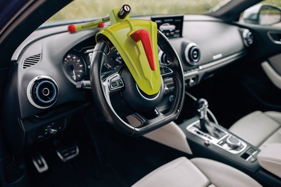 Antivol de direction Bullock Defender Pro - Empêche également le vol de l'airbag - Couleur jaune voyante - Deux clés numérotées - Antivol de direction pour voiture, fourgonnette, camping-car