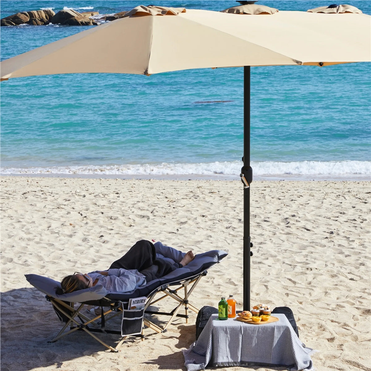 Yaheetech Camping Bed Foldable - Equipé d'un matelas confortable et d'un sac de transport pratique et de compartiments latéraux - Pour le camping et les chambres d'hôtes - Métal noir et tissu 600D Oxford - 191 x 67 x 56 cm