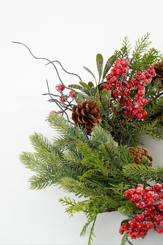 Mica Decorations Couronne de Noël Randell - Décoration de Noël à effet enneigé - Couronne de porte facile à accrocher - Décoration avec des baies et des pommes de pin - Ø 50 cm - Rouge