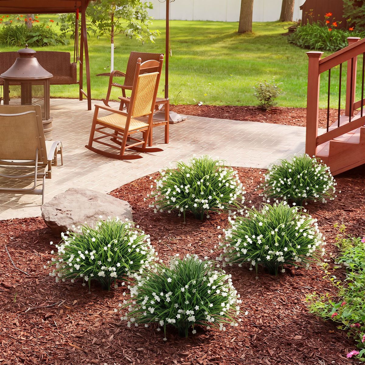 Coast - Lot de 2 arbustes décoratifs - Plantes artificielles réalistes - Avec piquets de fixation - Vert et blanc - 70 cm