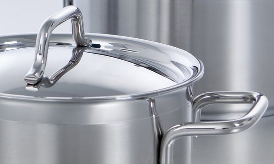 Marmite à soupe à induction BK Gastronome en acier inoxydable 24 cm - 6 L - Casserole à induction - Résistante au four jusqu'à 230 °C - Lavable au lave-vaisselle - Avec couvercle en acier inoxydable - Graduation - Sans revêtement antiadhésif