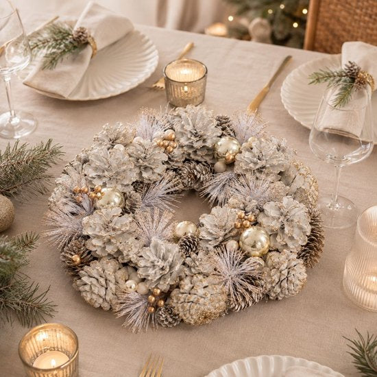 Mica Decorations : couronne de Noël Hanley H9 x Ø45 cm - Couronne de porte avec pommes de pin - Couronne de Noël pour porte et table - Décoration de Noël polyvalente - Blanche