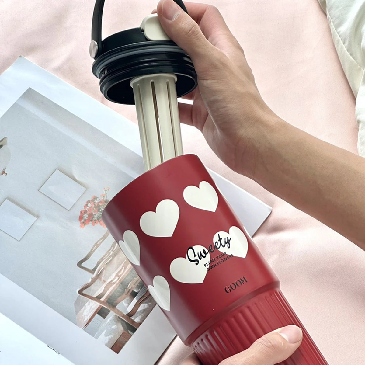 Gobelet de la série Worth de GOOM - 780 ml - Rouge - Acier inoxydable - Avec filtre à thé et poignée