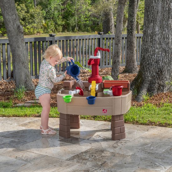 Table à eau Step2 Pump & Splash Discovery – Avec pompe à eau et 8 accessoires – Table de jeux aquatiques pour tout-petits – Jouets d'extérieur à partir de 2 ans – Table d'activités aquatiques pour le jardin / l'extérieur