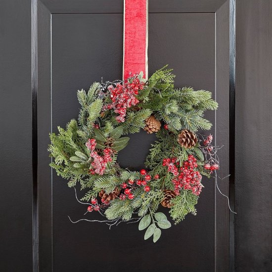 Mica Decorations Couronne de Noël Randell - Décoration de Noël à effet enneigé - Couronne de porte facile à accrocher - Décoration avec des baies et des pommes de pin - Ø 50 cm - Rouge