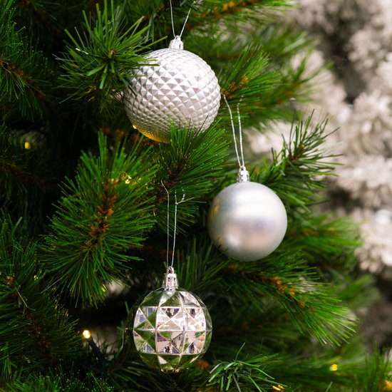 Giftsome Set de boules de Noël argentées - 60 boules de Noël en plastique - avec pic argenté - Décoration de Noël - Ø6/7 cm
