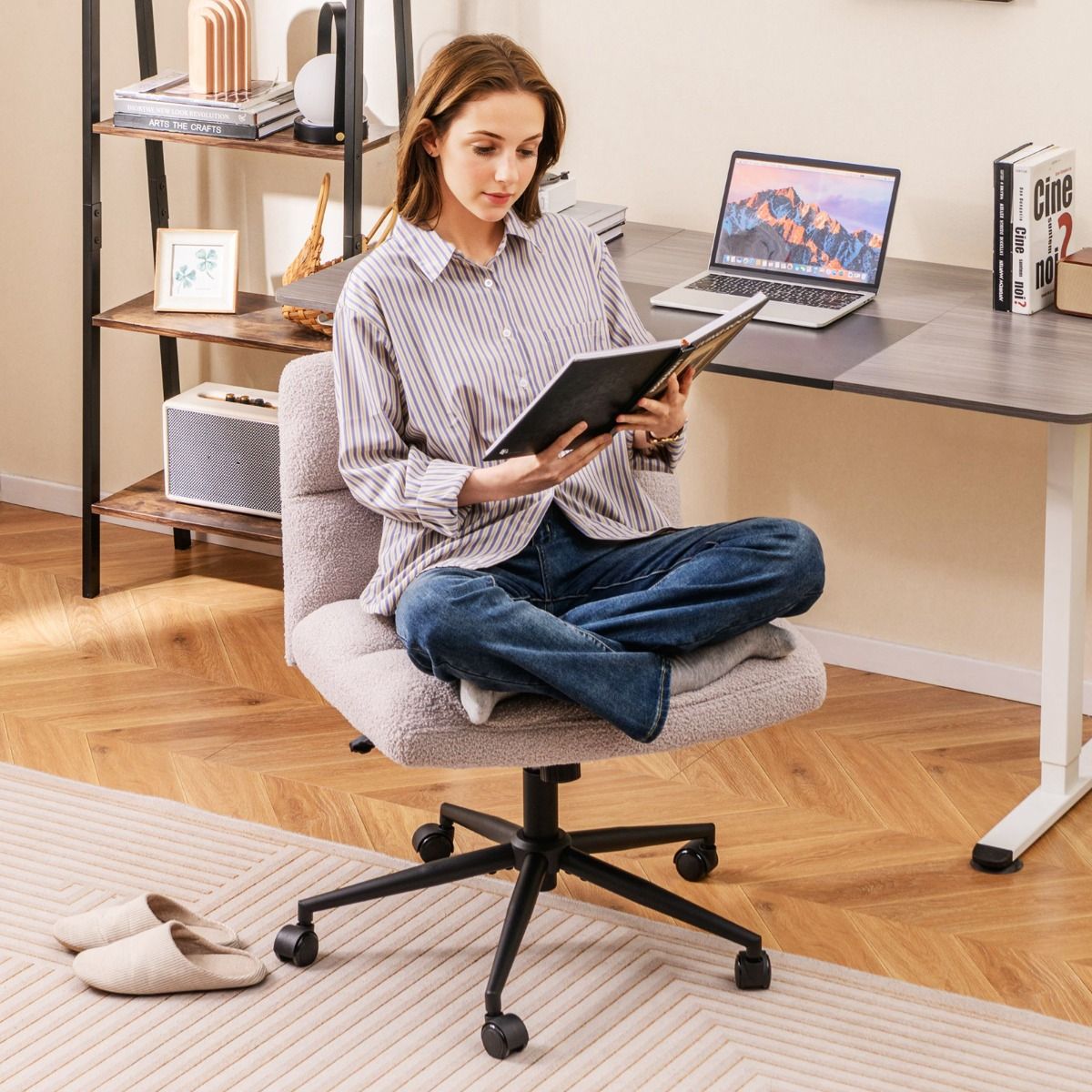 Chaise de bureau Coast sur roulettes - pivotante, sans accoudoirs - assise large - gris clair