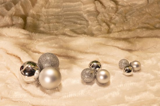 Cadeaux de Noël Set de boules de Noël argentées - 70 pièces boules de Noël en plastique - boîte de rangement pour boules de Noël incluse - Ø4/5/6 cm
