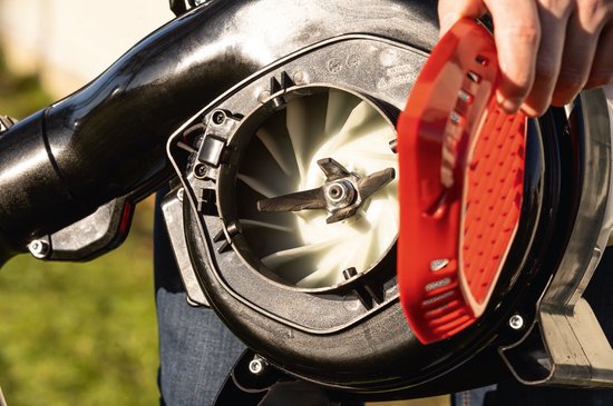 Souffleur à essence 3-en-1 Scheppach LBH3500P - 25,4 cm³ - 900 W - 1,2 PK - Aspirateur à feuilles, souffleur de feuilles et broyeur - Vitesse de soufflage : 260 km/h - Débit : 790 m³/h - Sac de ramassage de 50 L