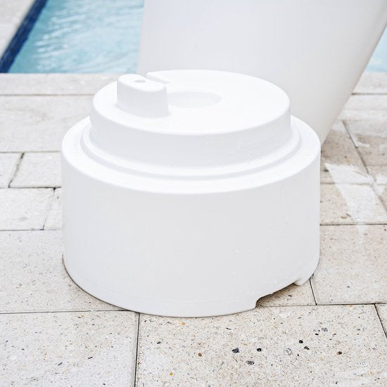 Step2 Vero Table de piscine blanche – Table de piscine avec compartiment réfrigérant de 34 l – Table pour terrasse ensoleillée – Avec emplacement pour parasol et système d'évacuation – Convient pour la piscine ou la terrasse – Jusqu'à 50 kg