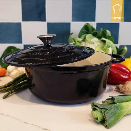 Casserole en fonte Chefarone 4,7 L - Sans PFAS - Casserole avec couvercle - Compatible avec toutes les sources de chaleur - Casserole Ø 26 cm - Émaillée noire - Cadeau pour femmes