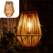 Gadgy Lampe solaire de jardin en rotin marron - Lampe solaire de jardin - Lampe solaire de table avec connexion USB - Lampe d'extérieur - Statue de jardin - Lanterne de jardin avec capteur jour/nuit - Eclairage pour l'extérieur - Lanterne de jardin