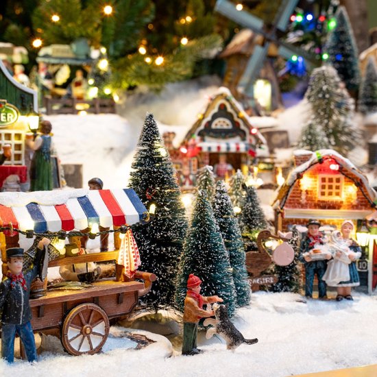 Luville Village de Noël miniature - Lot de 21 sapins en poils - Décorations de Noël d'intérieur - Décorations de Noël pour village de Noël - Hauteurs variées jusqu'à H22 x Ø8 cm - Vert