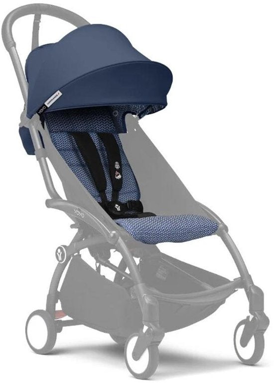 Kit de couleurs Stokke YOYO 6+, bleu Air France - Textiles : coussin d'assise, capote extensible et poche arrière zippée - Pour le châssis YOYO (vendu séparément)
