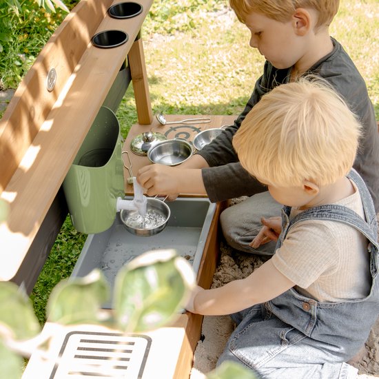 Réservoir d'eau AXI avec robinet, vert – Distributeur d'eau pour cuisine jouet ou cuisine de sable – 0,7 litre – À partir de 3 ans
