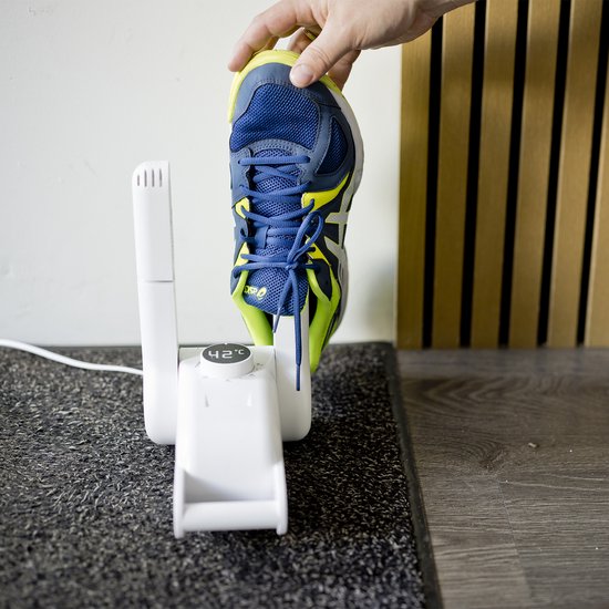 Sèche-chaussures électrique compact Nexxt – Rafraîchisseur de chaussures – Shoe Dryer – Élimine les bactéries et prévient les odeurs – Température max. 42 °C – 150 W