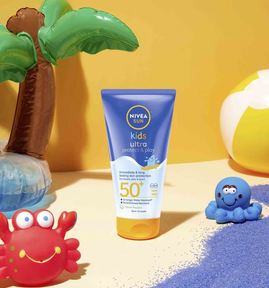 NIVEA SUN Kids Ultra Crème solaire SPF 50 Enfants - SPF 50+ - Très résistante à l'eau - Crème solaire pour le visage et le corps - 150 ml