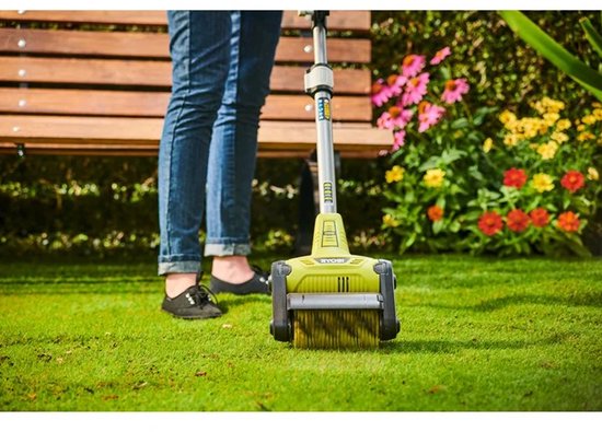 Ryobi RY18PCB-140 - Batterie Li-Ion 18 V - Nettoyeur de terrasse avec kit de brosses rondes (1 x 4,0 Ah)
