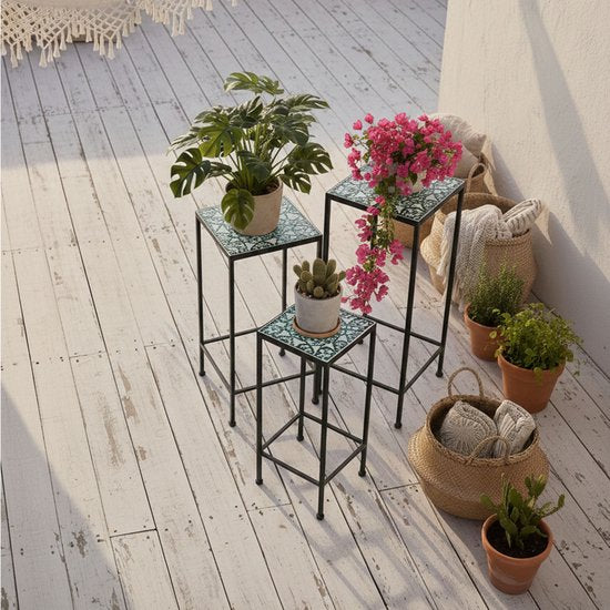 AXI Eline Table d'appoint carrée à motif mosaïque multicolore - Lot de 3 pièces – Tables d'appoint – Différentes dimensions – Aspect mosaïque – Incrustée de carreaux de céramique – Pour l'intérieur, le jardin, la terrasse et le balcon