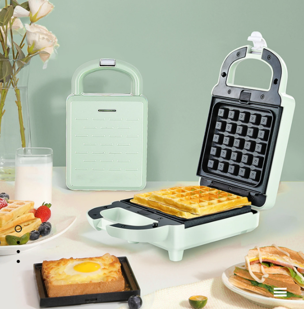 Appareil à croque-monsieur et gaufres Royalstar - 650 W - 2 plaques de cuisson interchangeables - Revêtement antiadhésif - Appareil de petit-déjeuner compact