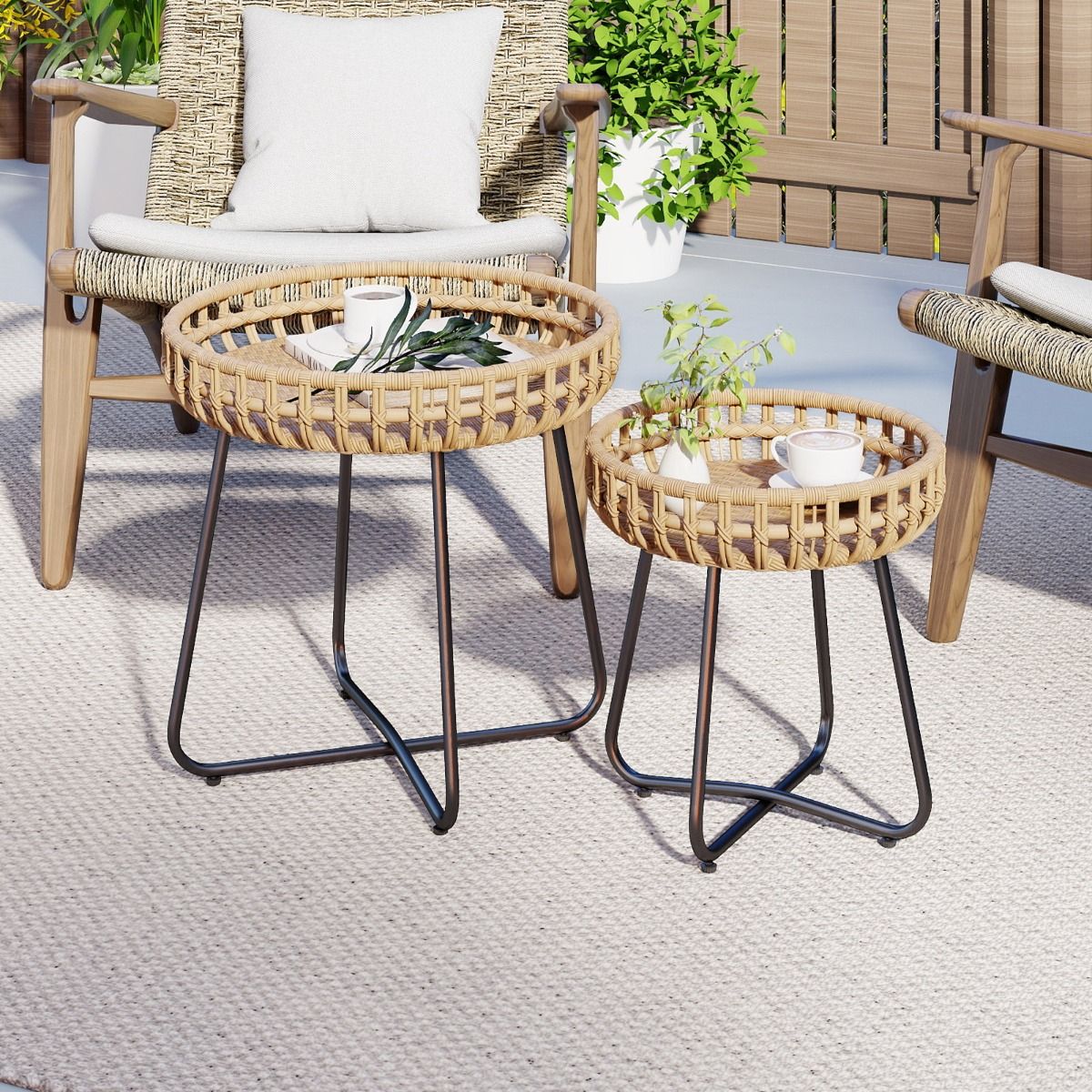 Ensemble Coast de 2 tables basses rondes - Rotin tressé à la main - Piètement en métal - Marron et noir