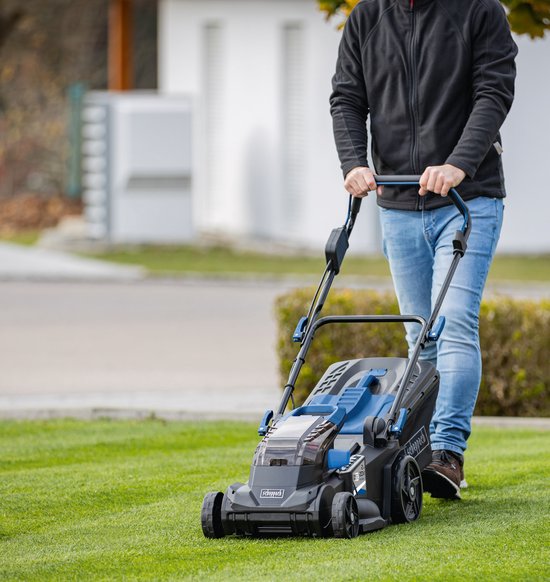 Tondeuse à gazon sans fil Scheppach BC-MP380-X - 2x20 V - Fonction mulching - Largeur de coupe de 38 cm - 6 hauteurs de coupe réglables : 27-75 mm - Pour les jardins jusqu'à 500 m² - Bac de ramassage de 45 L -