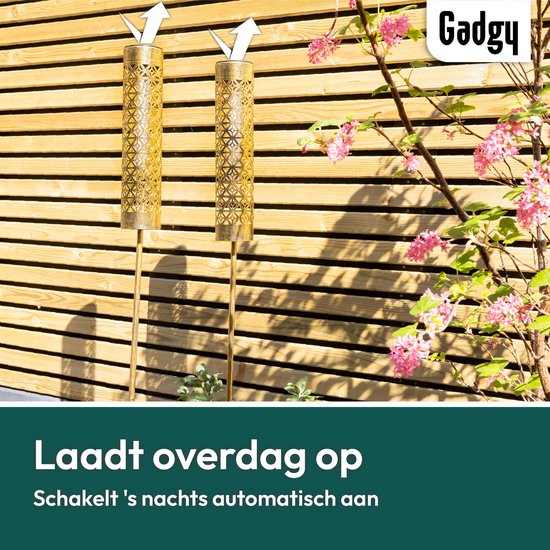 Éclairage de jardin Gadgy Solar – 2 lampadaires avec effet de flamme vacillante – Métal doré – Lampes d'ambiance LED à énergie solaire – Pour l'extérieur – Résistantes aux intempéries – Hauteur : 98 cm – Piquet de sol