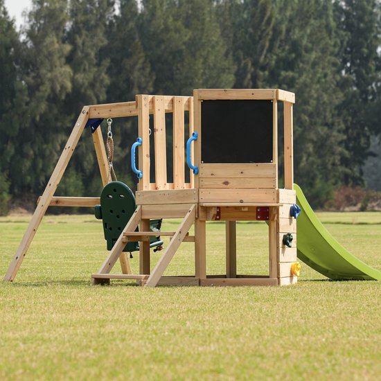 Structure de jeux AXI Timo Mini avec balançoire pour bébés, mur d'escalade et tableau noir – Toboggan rouge – Bois certifié FSC – Petite structure de jeux pour le jardin / l'extérieur