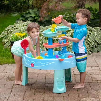 Table à eau Step2 Double Spin & Showers - Lot d'accessoires de 22 pièces - Bleu - 71 x 71 x 82,5 cm